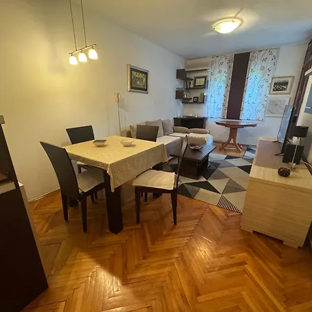 Apartamento Modern Free Parking Near Center