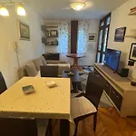 Modern Free Parking Near Center شقة *