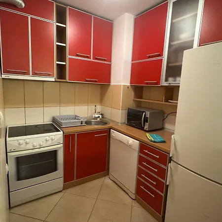 Modern Free Parking Near Center *