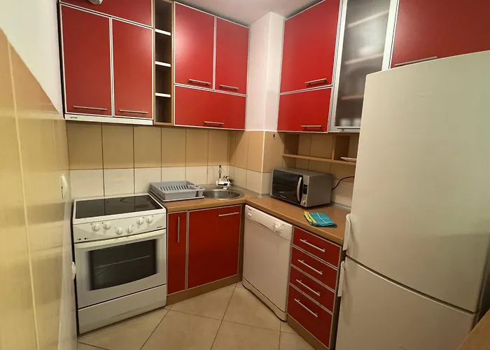 Modern Free Parking Near Center *