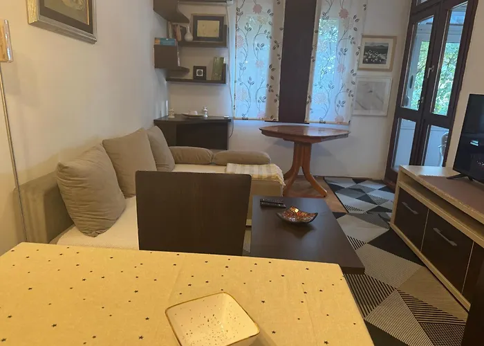 Modern Free Parking Near Center